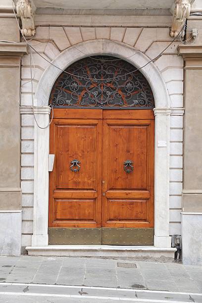 istock Door in Massa, Tuscany 535804488