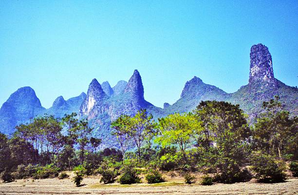 Li River Cruise, Mountain Peak GUILIN, CHINA guilin hills stock pictures, royalty-free photos & images