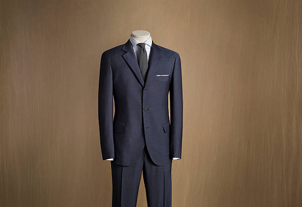 caballero s mannequin mostrando caballero traje de moda en ropa formal - lapel suit jacket necktie fotografías e imágenes de stock