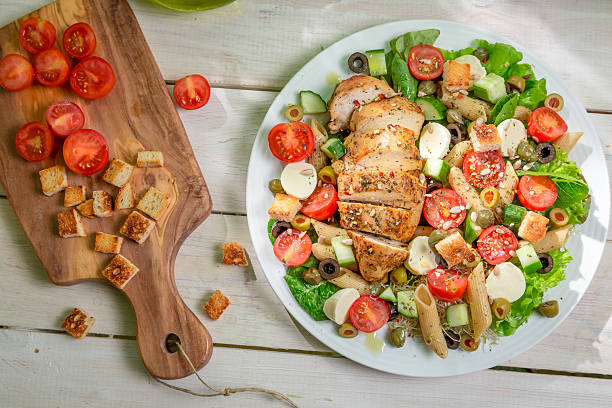 istock Salad with chicken and vegetables 535912917