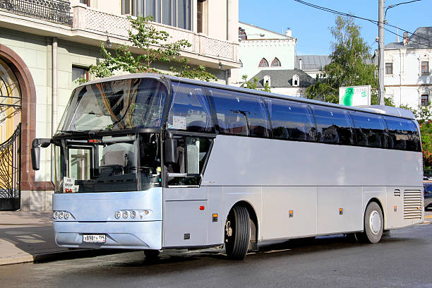 neoplan n1116 cityliner - damaged car photos et images de collection