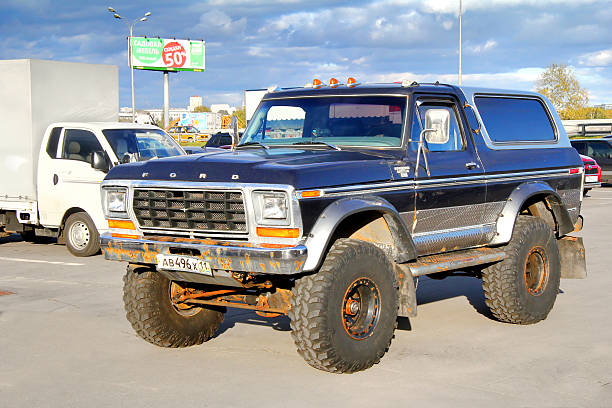 ford bronco ranger - pick up truck red old 4x4 imagens e fotografias de stock