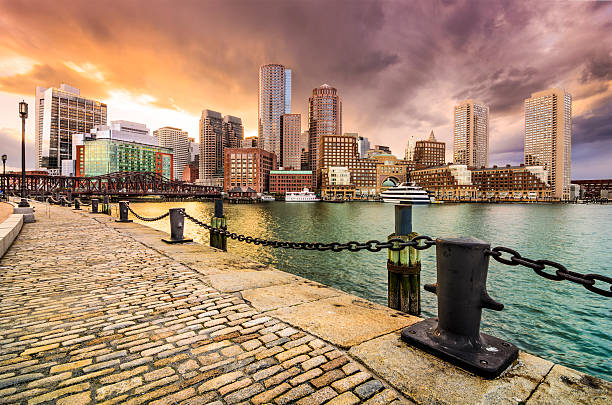 edificios de la ciudad de boston, massachusetts - boston urban scene skyline sunset fotografías e imágenes de stock