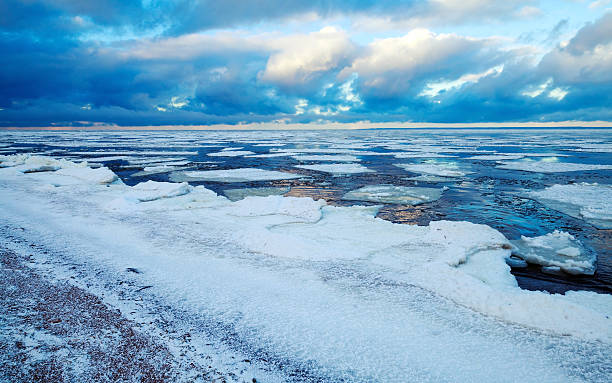 istock Winter coastal landscape with floating ice 535987067
