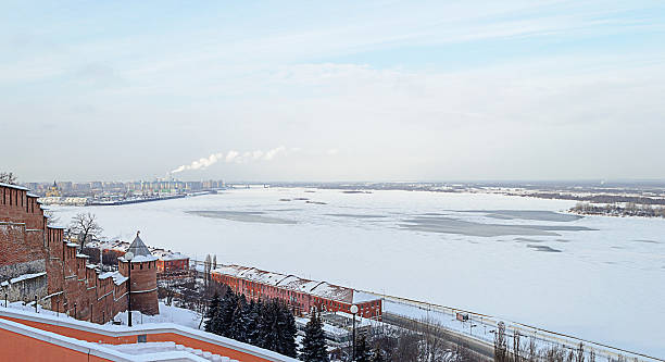 istock Frozen Volga River at Nizhny Novgorod in winter 535989377