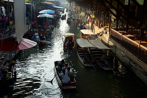 istock Damnoen Saduak Floating Market 536026551