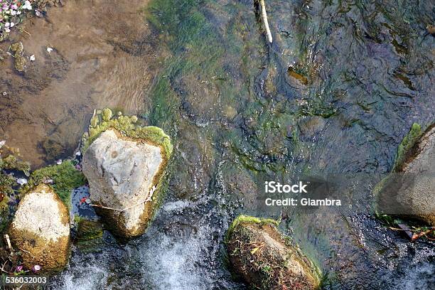 Flusso - Fotografie stock e altre immagini di 2015 - 2015, Acqua, Acqua fluente