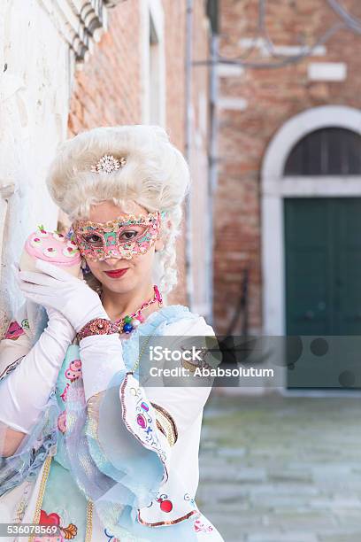 Pastel Dulce Máscara De Carnaval De Venecia En Arsenale Italia Europa Foto de stock y más banco de imágenes de 2015