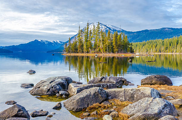 istock Lake Wenatchee in Winter 536091039