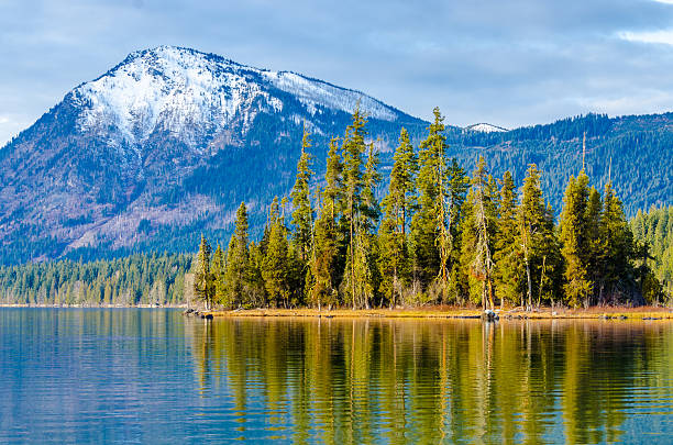istock Lake Wenatchee in Winter 536091649
