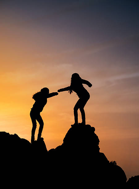 istock Friend to help to extend the hand 536092011