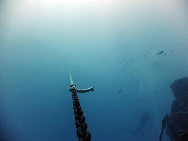 wreck diving - demir zincir stok fotoğraflar ve resimler