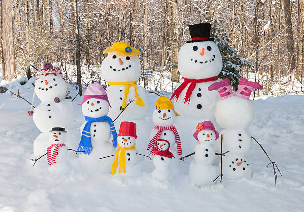 istock Snowman family 536094365