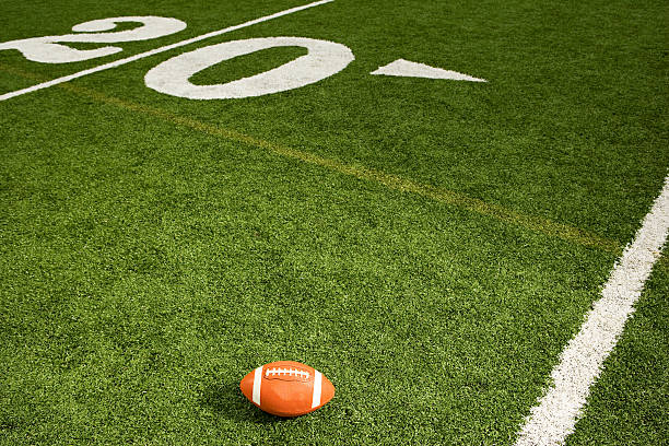 futbol amerykański na pole - football field football number 20 grass zdjęcia i obrazy z banku zdjęć