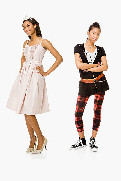 prom queen-size-bett und punk - schönheitskönigin stock-fotos und bilder