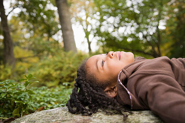 ragazza in una foresta - dreams child sleeping little girls foto e immagini stock