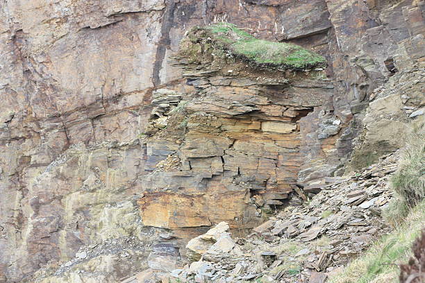 istock Cliff Rock Formation With Sea At Boscastle 536246489
