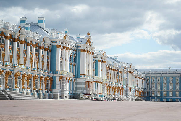 palazzo di caterina in tsarskoe scritta. - palazzo di caterina foto e immagini stock