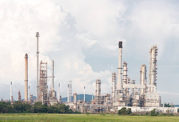 istock Oil Refinery Plant 536279091