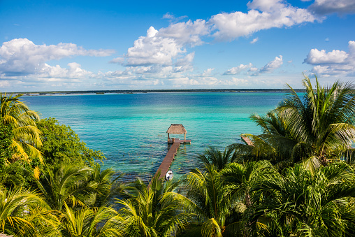Bacalar lago en el Caribe. Quintana Roo México, Rivier Maya. photo