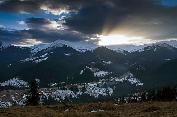 istock Winter evening mountain plateau landscape (Carpathian, Ukraine) 536312237