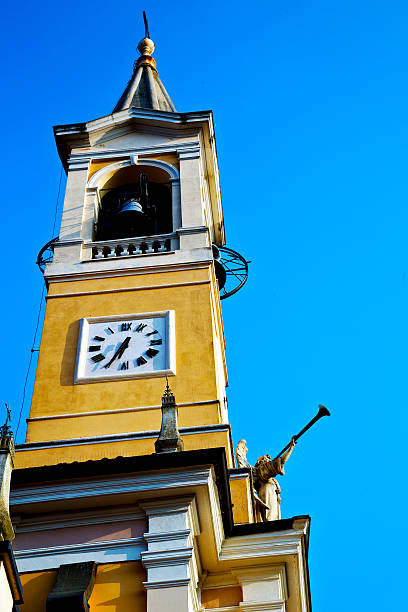 istock in cislago old abstract    italy   the   wall  and sunny 536354925