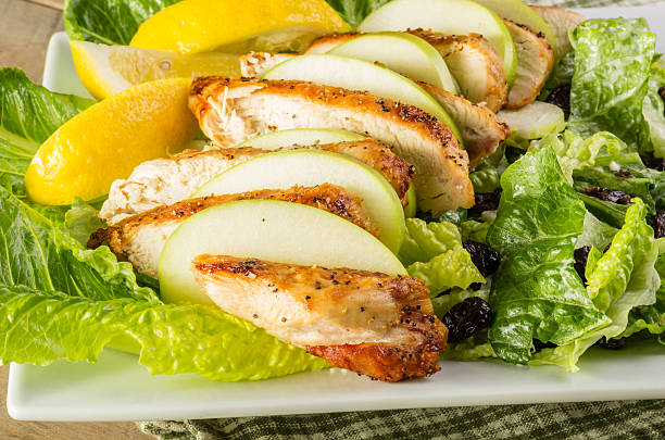 pomme, canneberge salade de poulet - apple chicken chicken breast chicken salad photos et images de collection