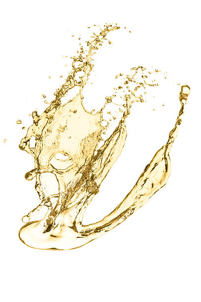 istock splash of white wine 536461397