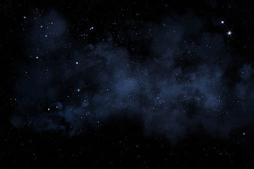 Cielo de noche con estrellas brillantes y nebulosa azul photo