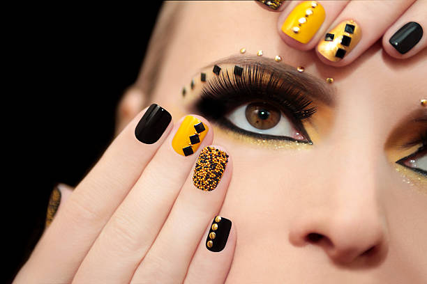 caviar de manicura. - glitter make up eyelash human face fotografías e imágenes de stock