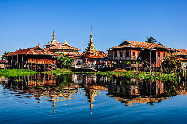 vibrante cor do lago inle - burmese culture imagens e fotografias de stock