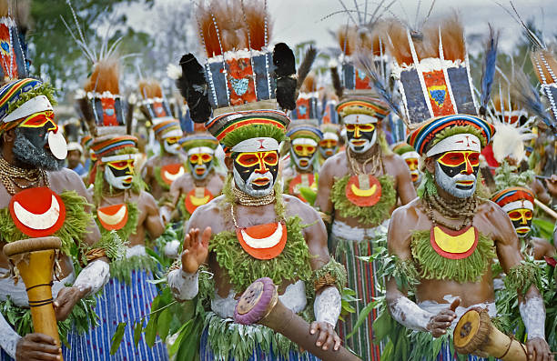 племенных танцев - papua new guinea стоковые фото и изображения