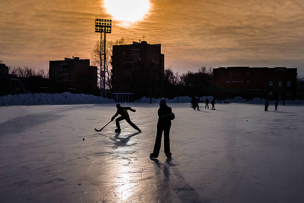 istock Young hockey player dashing for the ball 536616951