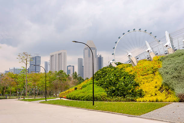 istock Ferris wheel and Singapore gardens at riverside 536651932