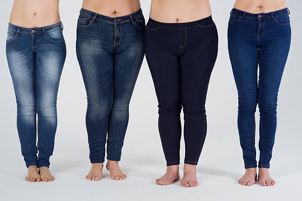 jeans für jede form von silhouette - naked women human leg body stock-fotos und bilder