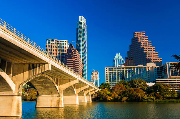 istock Austin skyline with a bridge and lake 536661154