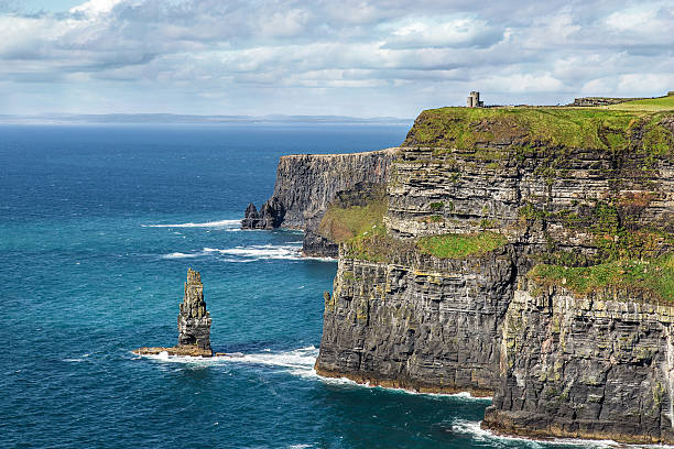 istock Cliff of moher - Torre di O'Brien 536677800