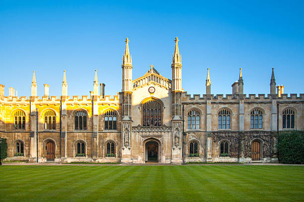 corpis christi college (1352), cambridge - university courtyard uk cambridge fotografías e imágenes de stock