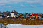 russland-die-stadt-susdal-winter-eine-orthodoxe-kirche.jpg?b=1&s=170x170&k=20&c=hPUQvsv6ttcq6VSkWVBrI0Ej9re5pRs8oaUXODZZAAI=