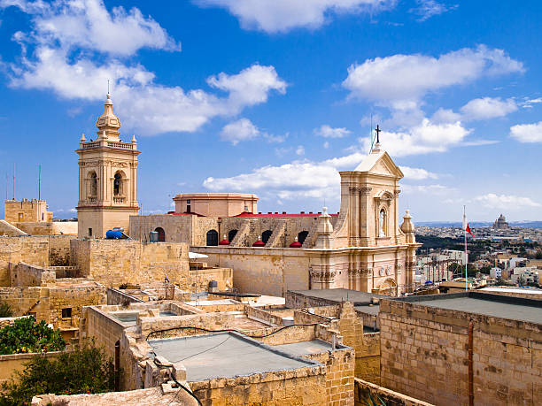 vista della cattedrale di rabat, gozo - rabat gozo foto e immagini stock