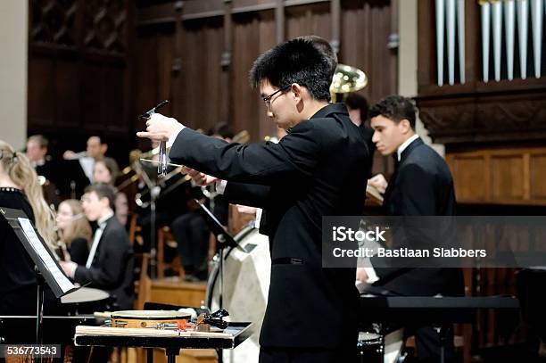 Foto de Philadelphia Sinfonia Orquestra De Jovens Toca Para Cheia De Igreja e mais fotos de stock de Orquestra de Jovens
