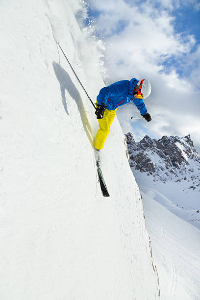 istock Male freerider skis 536775039
