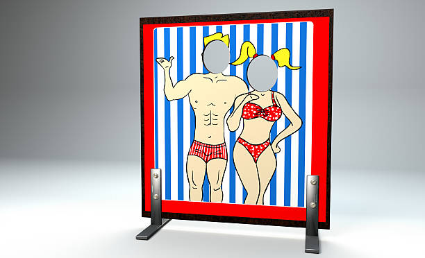 plaża para wycięcia - swimming trunks bikini swimwear red zdjęcia i obrazy z banku zdjęć