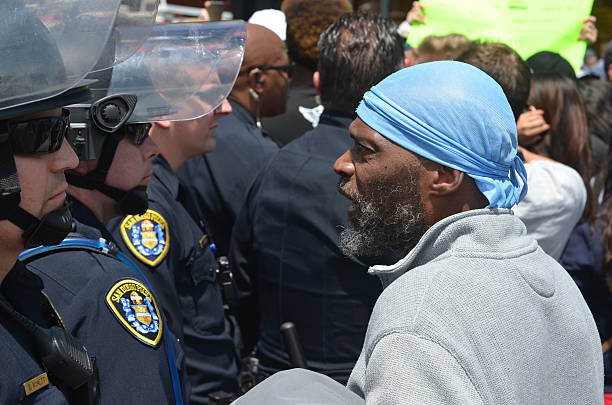 carretéis e manifestante - donald trump presidente dos estados unidos imagens e fotografias de stock