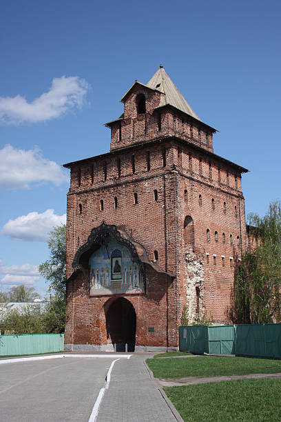 istock Pyatnitskie gates in the Kolomna Kremlin 536973445