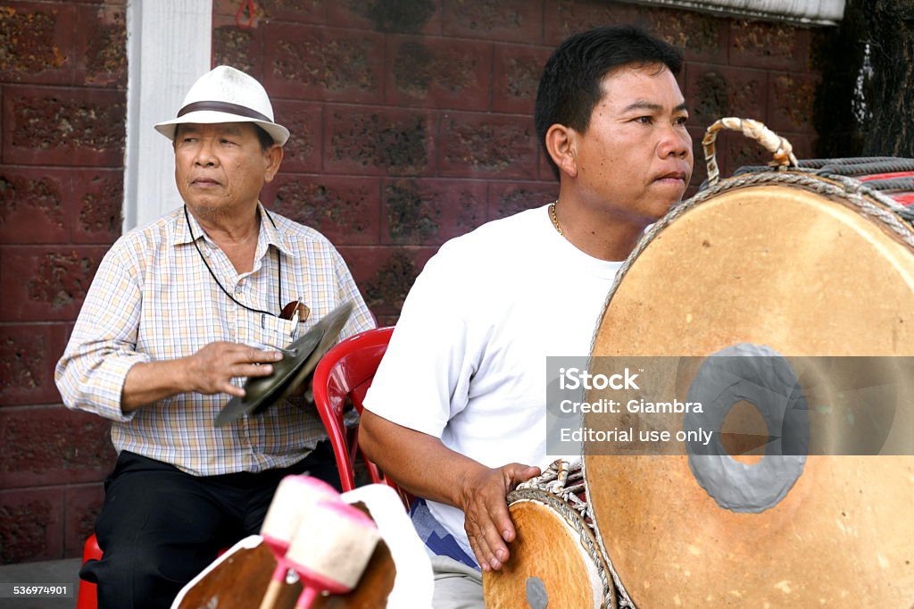 Thai Musicista ambulante - Foto stock royalty-free di 2015