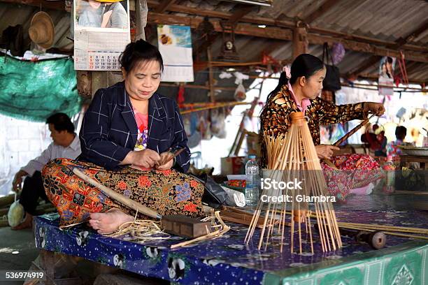 Thai Artigiano - Fotografie stock e altre immagini di 2015 - 2015, Abilità, Adulto