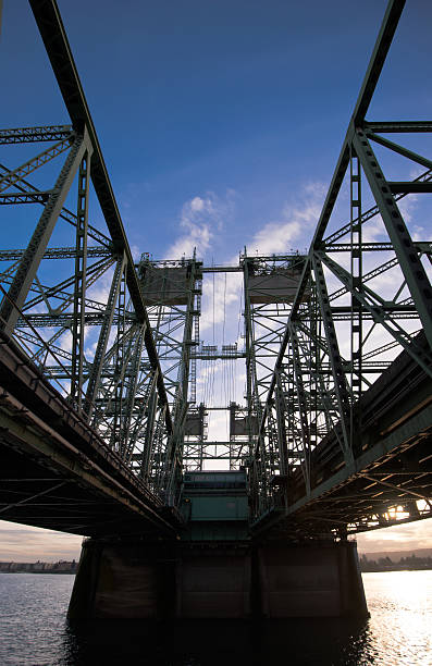 istock Bridge steel trusses lifting towers on concrete support 537039517