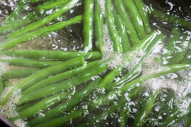istock Green beans cooking in boiling water 537073667