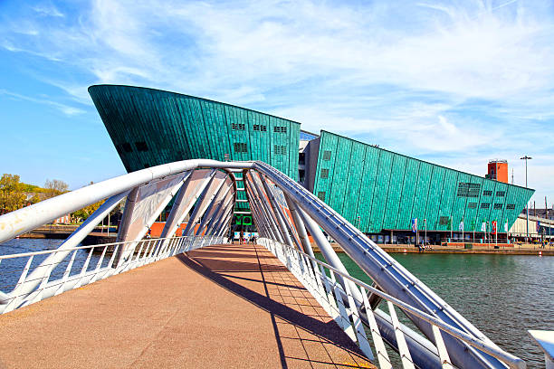 ciência centro nemo, amesterdão, países baixos - nemo museum imagens e fotografias de stock